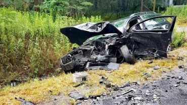 Masakryczny wypadek na Dolnym Śląsku. Z auta wystrzelił silnik