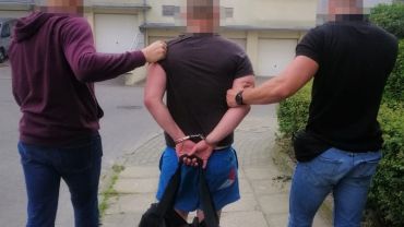 Seryjny przestępca zatrzymany przez wrocławskich policjantów. Ukrywał się za granicą