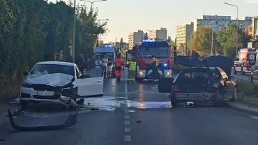 Wrocław: wypadek dwóch BMW. Jedna osoba ranna [ZDJĘCIA]