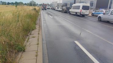 Wrocław: Zablokowany wyjazd z miasta po nietypowym zdarzeniu z traktorem