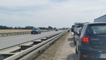 Zablokowana autostrada A4 po wypadku. W autach podróżowało 5 dzieci