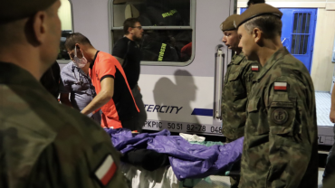 Ranni żołnierze z Ukrainy przyjechali pociągiem do Wrocławia. Są w ciężkim stanie