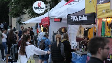 Piwna impreza pod Iglicą. Lotny Festiwal Piwa odwiedził Wrocław [ZDJĘCIA]