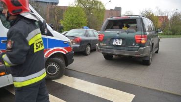 Wrocław: Potrącenie pieszej na pasach. Jeden kierowca zahamował, drugi już nie