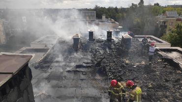 Tak wyglądał pożar dachu we Wrocławiu. Zdjęcia z akcji