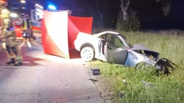 Śmiertelny wypadek pod Wrocławiem. Auto zderzyło się z traktorem