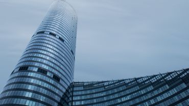 Wrocław: Sky Tower ogłasza oszczędności z powodu kryzysu
