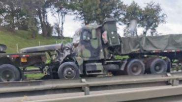 Wypadek ciężarówek wojskowych na A4 pod Wrocławiem