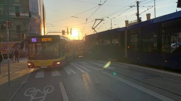 Wrocław: Tramwaj zderzył się z autobusem przy Dworcu Głównym