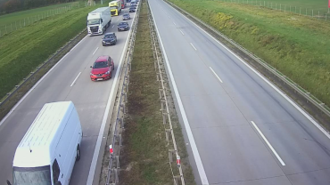 Wypadek na trasie do Wrocławia. Trudności z przejazdem, jedna osoba ranna