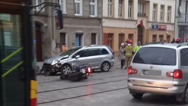 Wrocław: Zderzenie motocyklisty i samochodu. Jedna osoba ranna