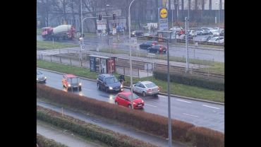 Wrocław: Groźnie wyglądający wypadek. Sprawca nie miał prawa jazdy