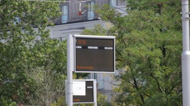 Wrocław: Elektroniczne tablice na przystankach nie informują już o zmianach tras i smogu