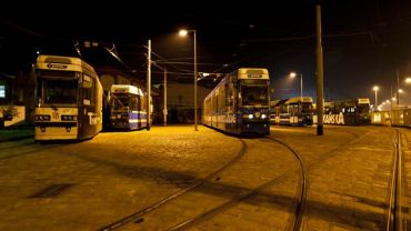 Awaria MPK Wrocław: Objazdy dla tramwajów i autobusy za tramwaj