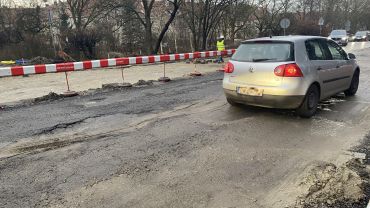 Skandaliczny stan wjazdu do centrum Wrocławia. Ulica się rozpadła