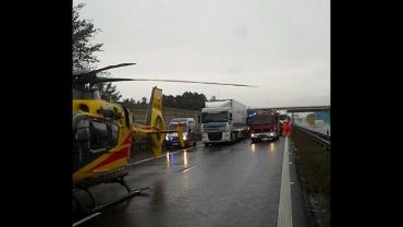 Wypadek na autostradzie A4. Lądował śmigłowiec ratunkowy