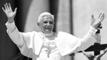 Papież Benedykt XVI nie żyje. Joseph Ratzinger miał 95 lat. Pogrzeb będzie skromny