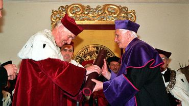 Benetykt XVI we Wrocławiu. Zanim został papieżem, przyjął doktorat wrocławskiej uczelni
