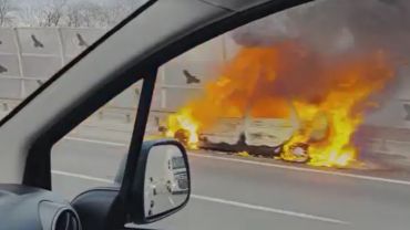 Pożar BMW na autostradzie A4. Duże utrudnienia w ruchu