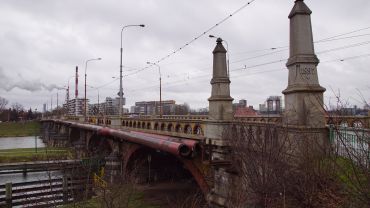 Remont Mostów Osobowickich coraz bliżej? Część rury zniknęła