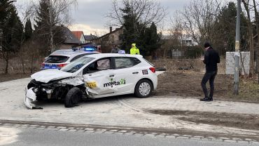 Wrocław: Wypadek autobusu, taksówki i osobówki [ZDJĘCIA]