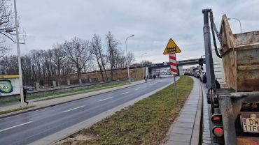 Wrocław: Awaria rogatek na Buforowej, policja kieruje ruchem