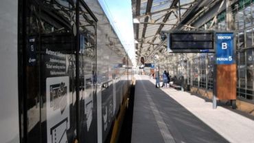 Wrocław: Zmiana rozkładu jazdy pociągów. Przedłuża się remont torów