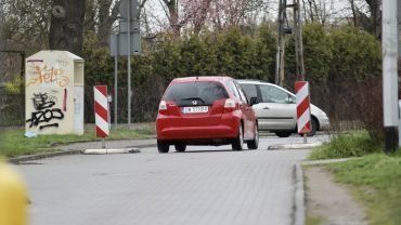 Wrocław: Awantura na Złotnikach. Część mieszkańców chce zamknięcia ulicy dla aut