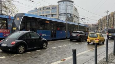 Wrocław: Utrudnienia w ruchu tramwajów na placu Bema