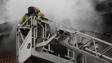 Wrocław: Pożar mieszkania przy Nowowiejskiej. Jedna osoba ranna