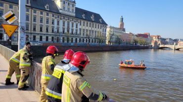 Wrocław: Alarm na Odrze. Turysta zauważył ciało w wodzie