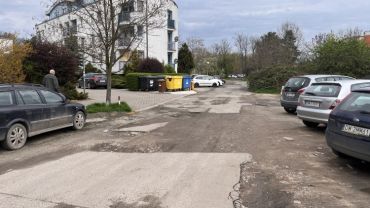 Wrocław: Duże osiedle poczeka na kanalizację jeszcze kilka lat. Miasto nie ma pieniędzy