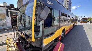 Wrocław: Wypadek autobusu MPK i busa na Strzegomskiej [ZDJĘCIA]