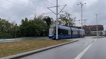 Wrocław: Ciało obce zatrzymało tramwaj na Popowice