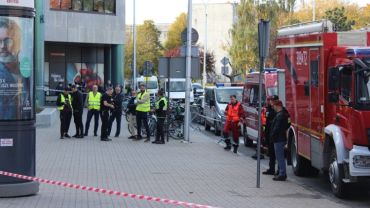 Wrocław: 700 osób ewakuowanych z urzędu miejskiego po zgłoszeniu o pożarze