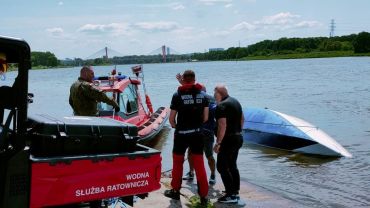 Na Odrze we Wrocławiu przewróciła się łódź. Dwie osoby wpadły do wody