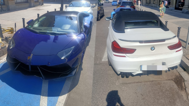 Wrocław: Lamborghini i bmw zaparkował na kopertach. Posypały się mandaty