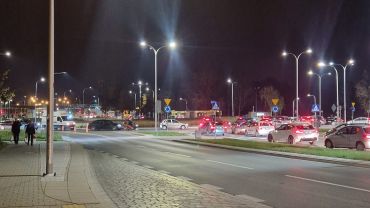 Wrocław: Awaria rogatek na Jagodnie. Nie jeżdżą autobusy, są ogromne korki