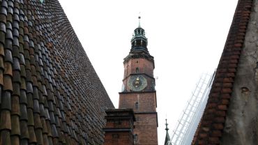Wrocław: Tajemnice wieży ratusza. Hitler, Bierut i dziurawy zegar