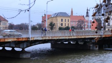 Mosty Uniwersyteckie rdzewieją. Czeka je remont. W kolejce też Most Piaskowy