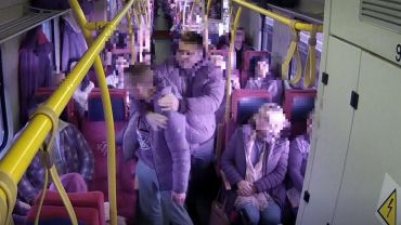 Agresywny pasażer w pociągu Kolei Dolnośląskich