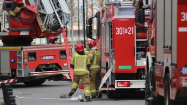 Wrocław: Pożar auta na Koszarowej. Pojazd spłonął doszczętnie