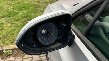 Plaga kradzieży lusterek samochodowych we Wrocławiu