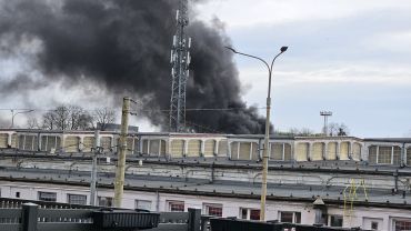 Wrocław: Pożar na Namysłowskiej. Paliły się śmieci i opony