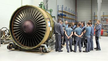 600 inżynierów znajdzie zatrudnienie przy naprawie silników lotniczych. Firma już szkoli specjalistów [ZDJĘCIA]