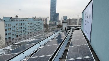 Elektrownie słoneczne na 35 wrocławskich wieżowcach już działają [ZDJĘCIA]