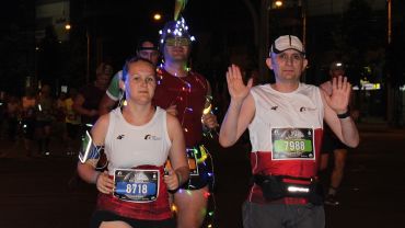 Tysiące biegaczy na ulicach Wrocławia. Nocny półmaraton w stolicy Dolnego Śląska