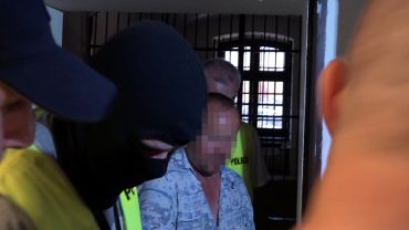 Areszt dla nożownika, który zaatakował księdza we Wrocławiu [WIDEO]