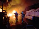 Duży pożar we Wrocławiu. Spłonął warsztat samochodowy i ciężarówki