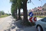 Absurd drogowy pod Wrocławiem. Gminy i mieszkańcy kłócą się o dwie równoległe ulice, które się nie łączą [ZDJĘCIA], 